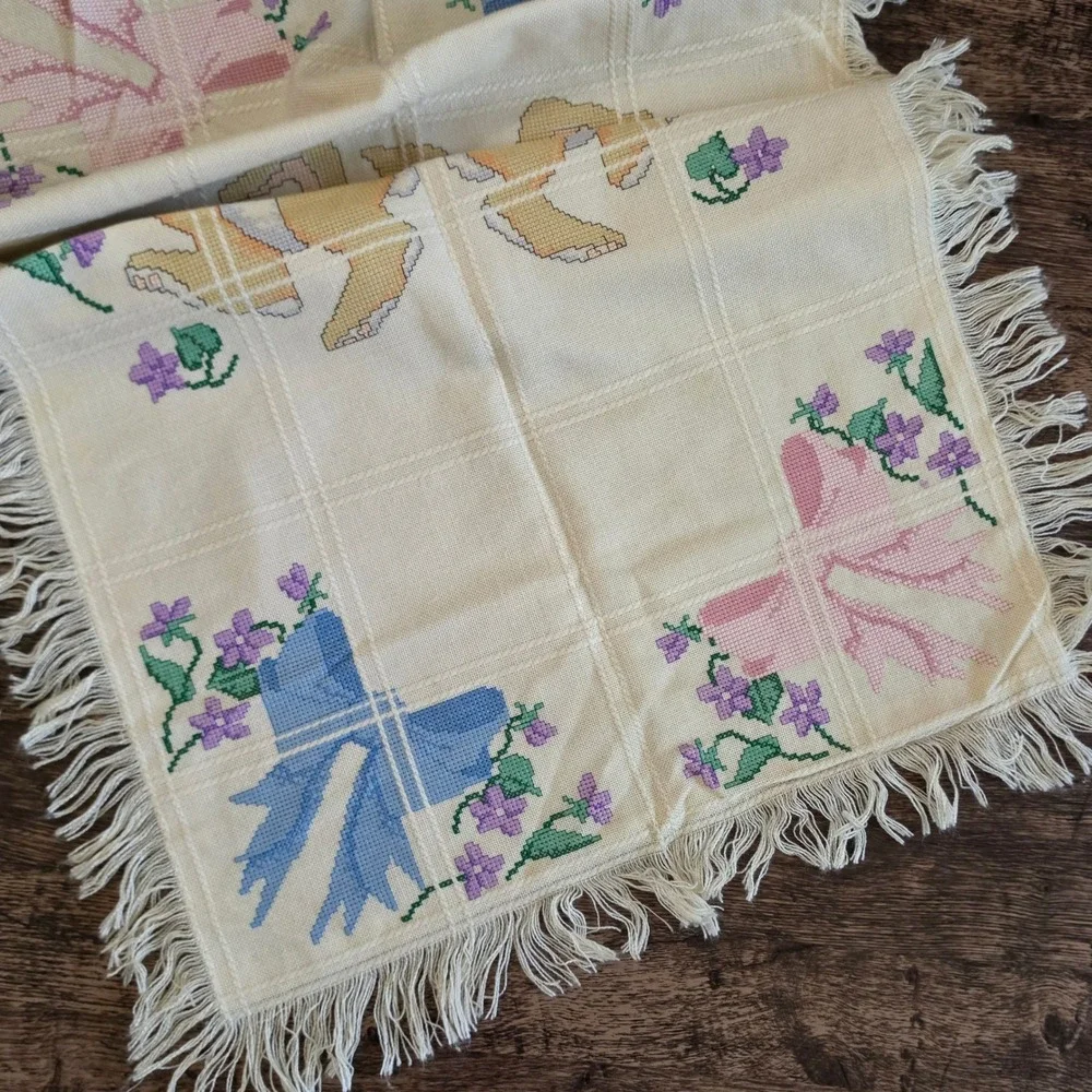 VINTAGE‎ Bunny Rabbit Baby Bed blanket Cream Cross Stitch Easter Fringe Nursery